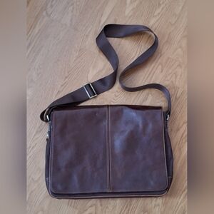 BOCONI Genuine Brown Leather, Slim Messenger Laptop Bag EUC
